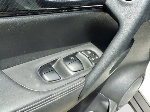 Used 2020 Nissan Rogue SL AWD/4WD image 9