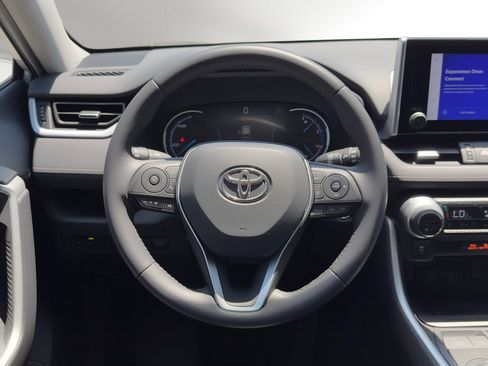 Used 2023 Toyota RAV4 XLE Premium AWD/4WD image 20