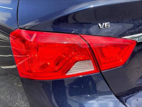 Used 2019 Chevrolet Impala Premier w/ Premier Confidence Package image 27