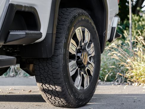 New 2026 GMC Sierra 2500 Denali w/ Denali Reserve Package image 4