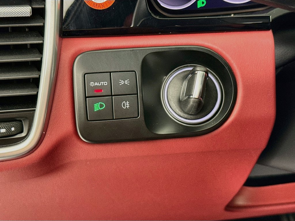 Certified 2023 Porsche Cayenne Turbo AWD/4WD image 14