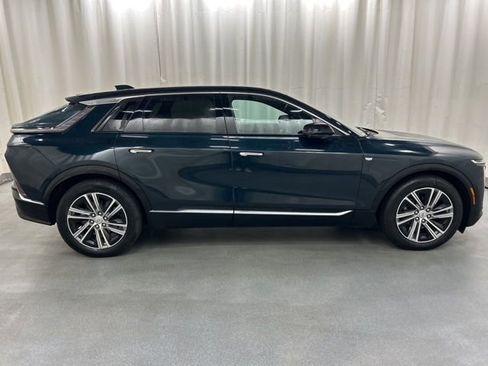 Used 2024 Cadillac Lyriq Luxury image 7