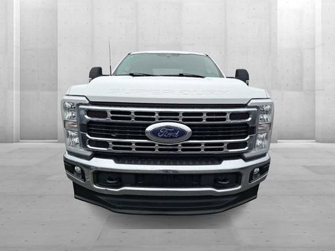 Used 2024 Ford F250 XLT AWD/4WD image 2