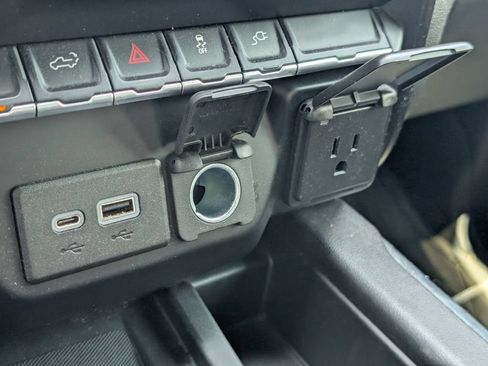 Used 2019 GMC Sierra 1500 SLT w/ SLT Premium Package AWD/4WD image 25