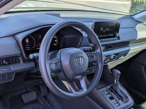 Used 2024 Honda CR-V EX image 4