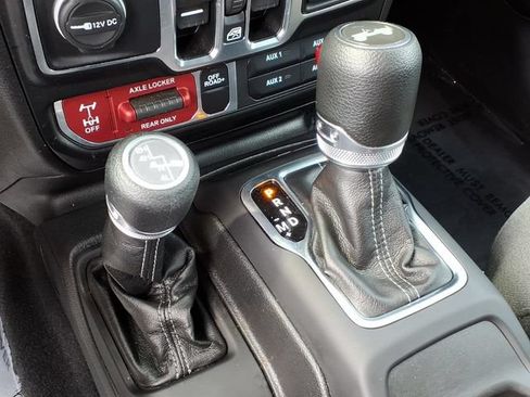 Certified 2025 Jeep Wrangler Unlimited Sport AWD/4WD image 19
