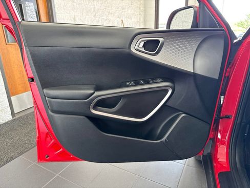 Used 2024 Kia Soul LX w/ Option Group 015 FWD image 33