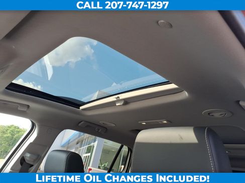 Used 2021 GMC Acadia SLT w/ Technology Package AWD/4WD image 15
