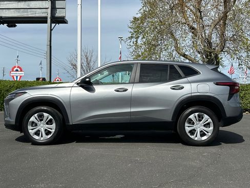 Used 2024 Chevrolet Trax LS w/ Driver Confidence Package image 7