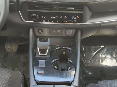 Certified 2026 Nissan Rogue SV FWD image 20