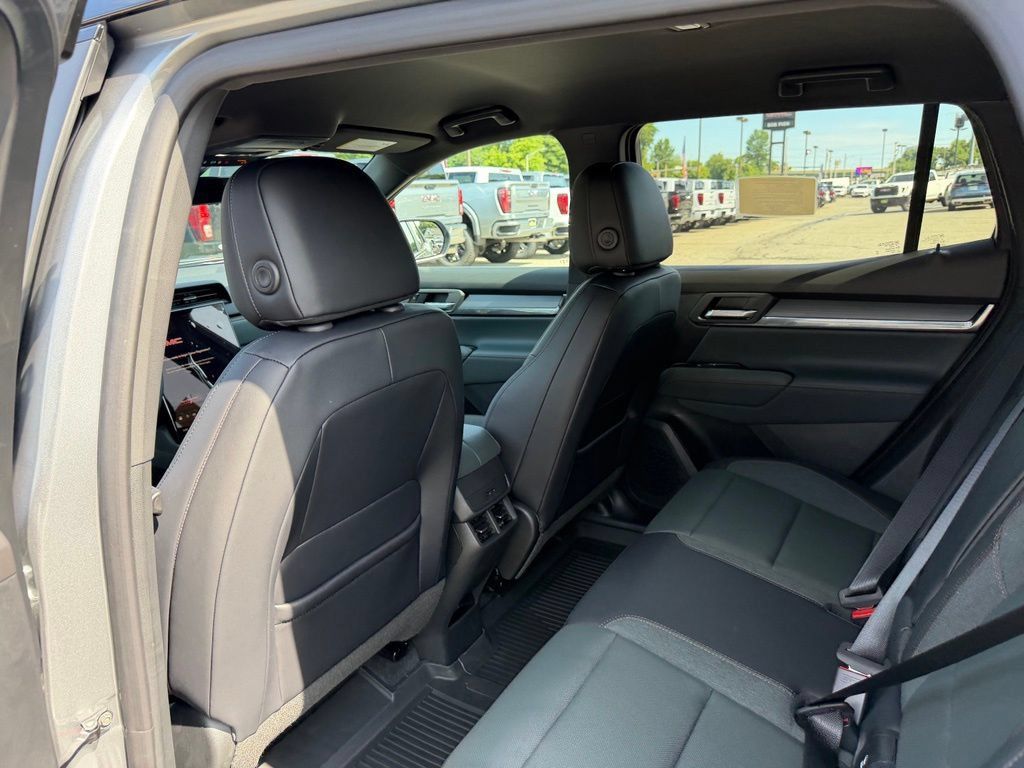 New 2027 GMC Terrain AT4 w/ Technology Package II AWD/4WD image 12