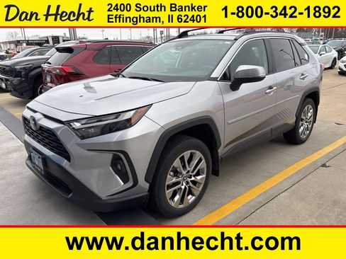 Used 2022 Toyota RAV4 XLE Premium image 1