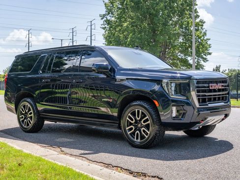 Used 2023 GMC Yukon XL AT4 w/ AT4 Premium Package AWD/4WD image 4