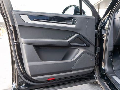 New 2026 Porsche Cayenne Coupe AWD/4WD image 26