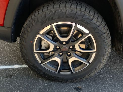 Used 2025 Jeep Compass Trailhawk image 29