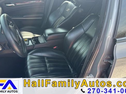 Used 2019 Chrysler 300 S RWD image 9