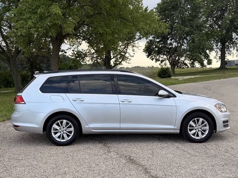 Used 2015 Volkswagen Golf S FWD image 6