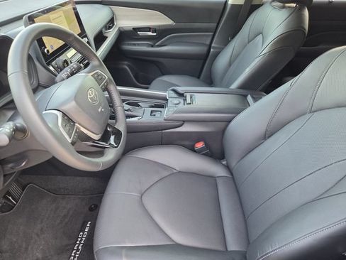 Certified 2026 Toyota Grand Highlander AWD image 11