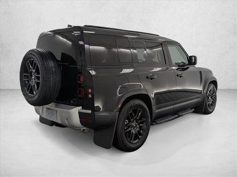 New 2025 Land Rover Defender 110 S image 9