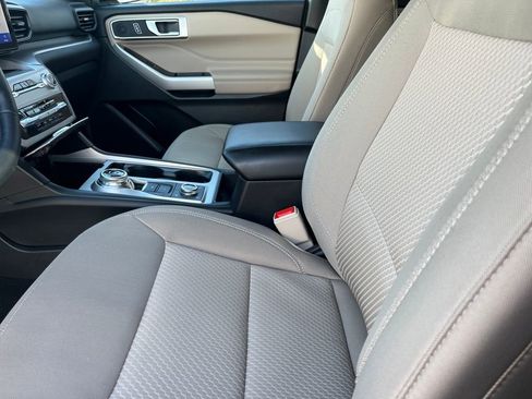 Used 2023 Ford Explorer XLT image 16
