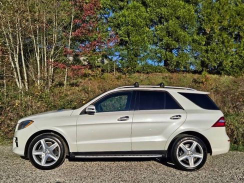 Used 2015 Mercedes-Benz ML 400 ML 400 AWD 4MATIC 4dr SUV image 4