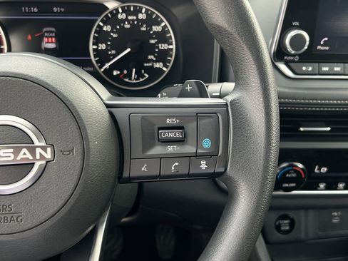 Used 2024 Nissan Rogue SV AWD/4WD image 11