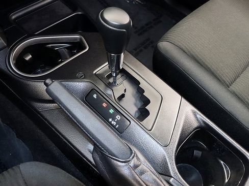 Used 2017 Toyota RAV4 LE image 19