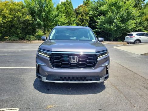Used 2024 Honda Pilot Touring image 2