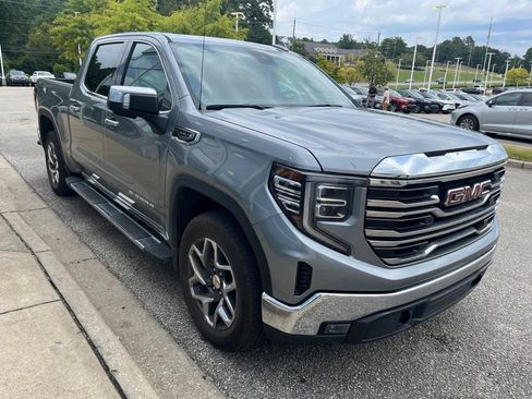 Used 2023 GMC Sierra 1500 SLT w/ SLT Premium Package AWD/4WD image 4