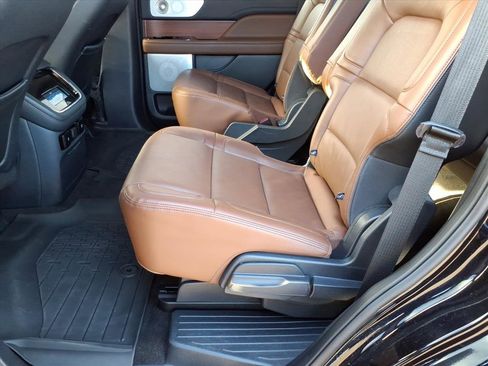 Used 2024 Lincoln Navigator Reserve image 14