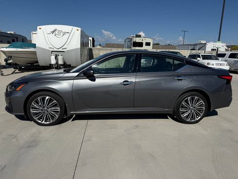 Used 2024 Nissan Altima 2.5 SL AWD/4WD image 6
