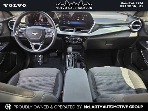 Used 2024 Chevrolet Trax LT w/ Driver Confidence Package FWD image 8