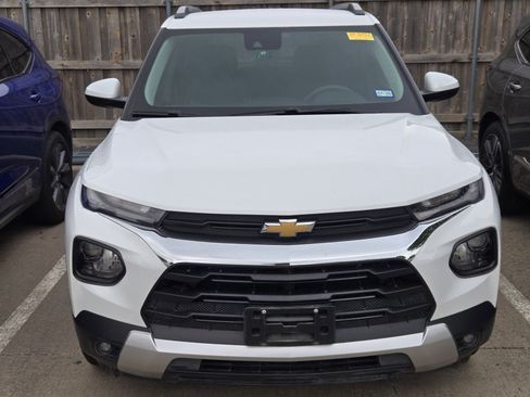 Used 2023 Chevrolet TrailBlazer LT image 2