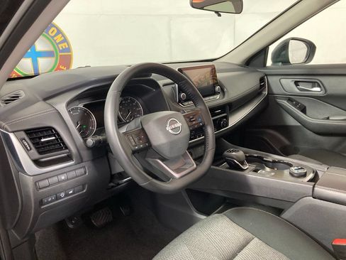 Used 2025 Nissan Rogue SV AWD/4WD image 14