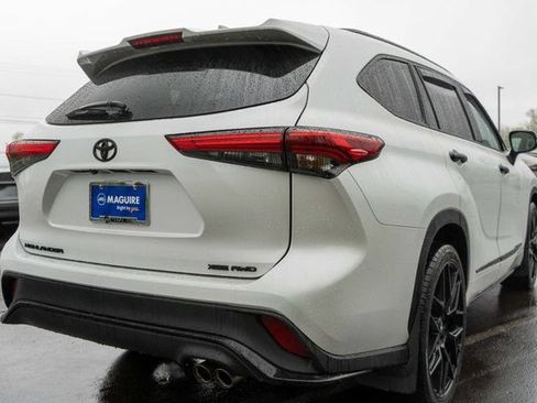 Used 2022 Toyota Highlander XSE w/ Protection Package #3 (TMS) AWD/4WD image 6