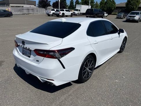 Used 2023 Toyota Camry SE w/ Audio Upgrade Package FWD image 5