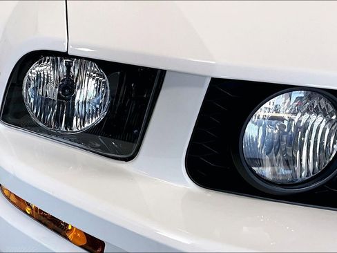 Used 2006 Ford Mustang GT Premium image 26