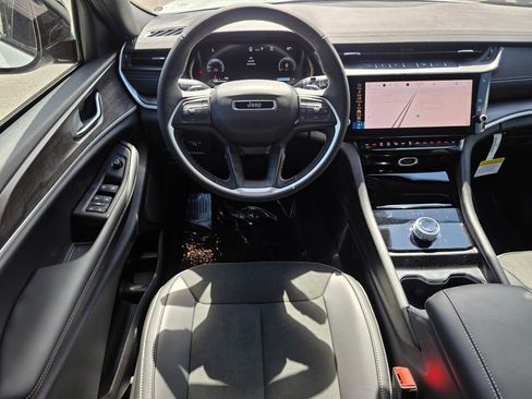 New 2026 Jeep Grand Cherokee Altitude RWD image 10
