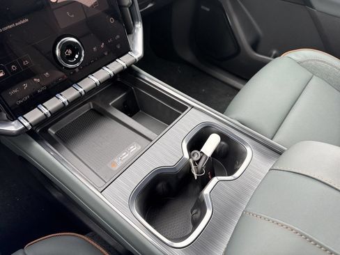 New 2026 GMC Acadia AT4 w/ Luxury Package AWD/4WD image 27