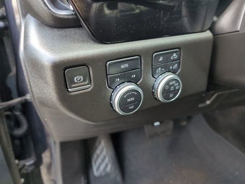 Used 2022 GMC Sierra 1500 Elevation w/ Elevation Premium Package image 18