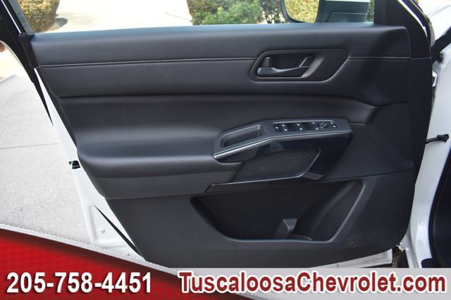 Used 2024 Nissan Pathfinder SV AWD/4WD image 19