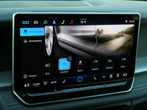 New 2025 Volkswagen Tiguan SE image 38