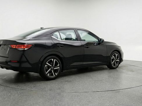 Used 2025 Nissan Sentra SV image 7