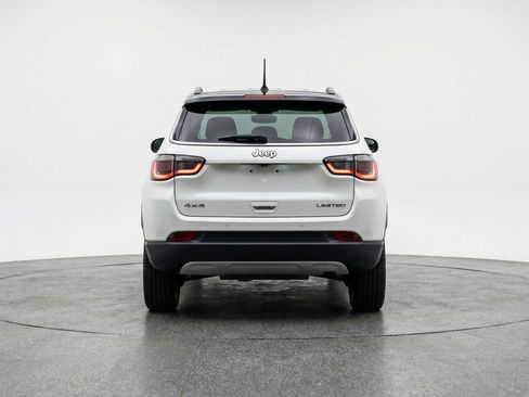 Used 2025 Jeep Compass Limited image 7