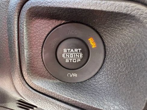 Used 2024 Jeep Wrangler Unlimited w/ Convenience Group AWD/4WD image 24