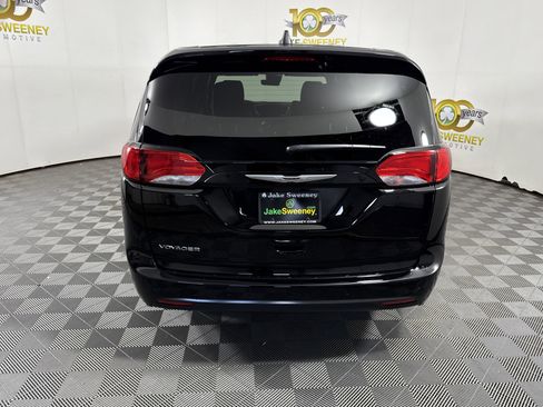 New 2026 Chrysler Voyager LX image 7