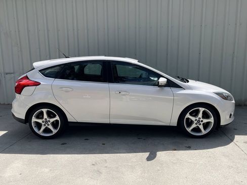 Used 2013 Ford Focus Titanium w/ Titanium Handling Pkg FWD image 2