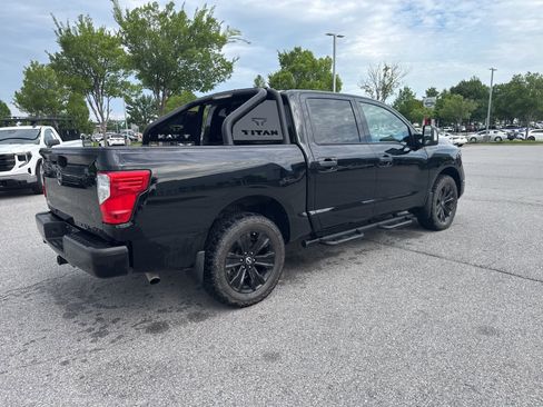 Used 2023 Nissan Titan SV w/ SV Convenience Package AWD/4WD image 5