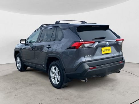 Used 2021 Toyota RAV4 XLE w/ Convenience Package AWD/4WD image 3