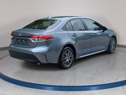 Used 2025 Toyota Corolla LE FWD image 5